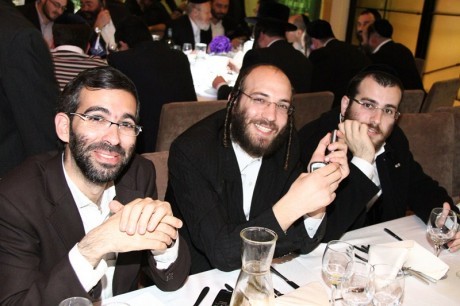 מכאן מתחיל הפפראצ'י של מהיר חימה, כדאי לראות עד הסוף