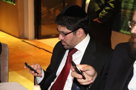אושי מדינה ולידו משתמש בלקברי