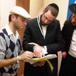 IMG00360-20110208-1135 ניסן שטראוכלר עם יום טוב ביכלר